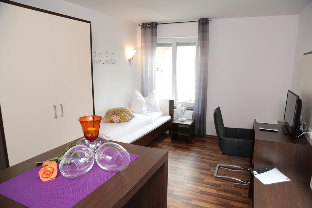 Hotel Am Marktplatz Gangkofen ห้อง รูปภาพ