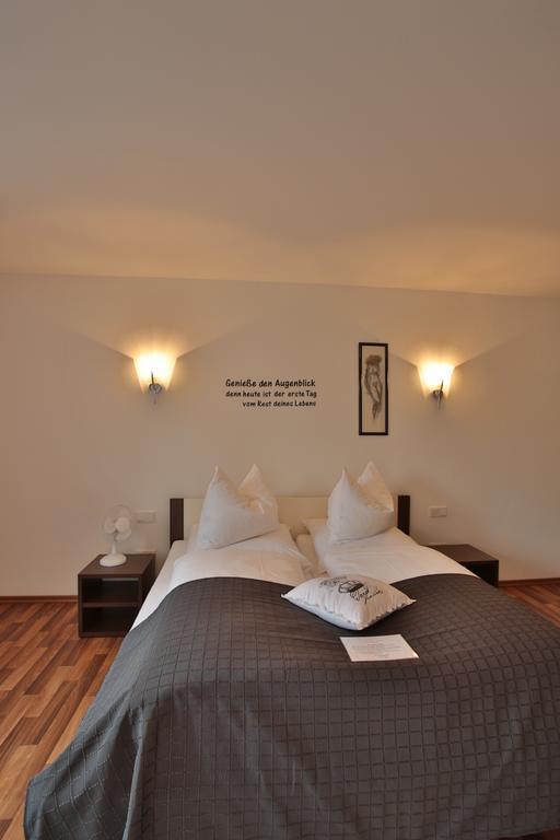 Hotel Am Marktplatz Gangkofen ภายนอก รูปภาพ